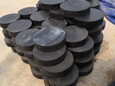 尚志市板式橡胶支座由若干层橡胶片与薄钢板经加压硫化
